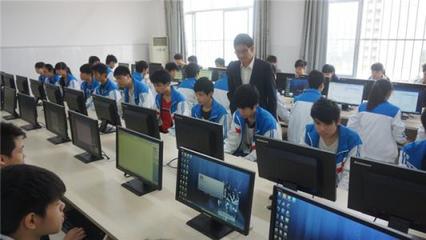 高职单招计算机专业就业新方向 聚焦人工智能与软件开发